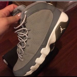 GRAY AIR JORDAN 9